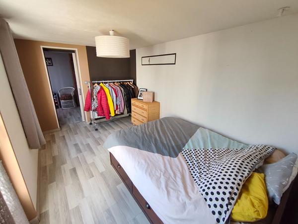 Maison plain pied, Rochefort, 3 pièces avec terrain.