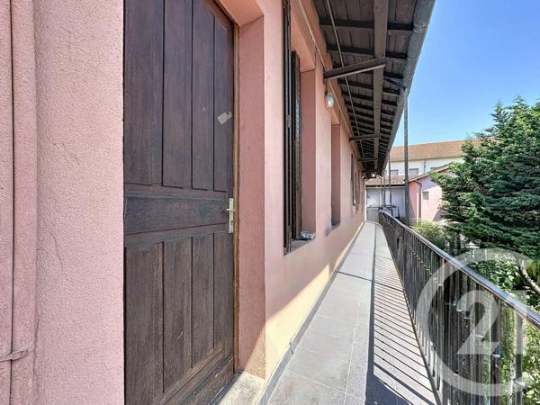 Immeuble à vendre  111 m 2   VILLEURBANNE  - 69