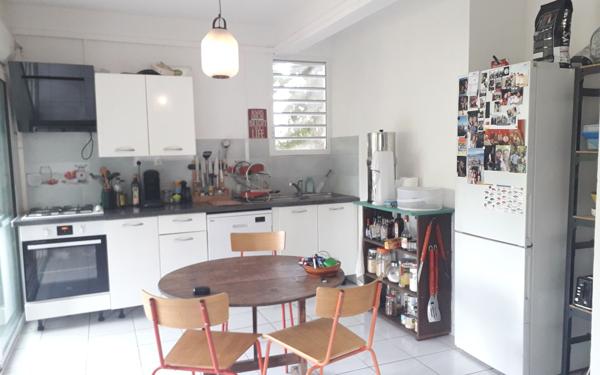 Appartement à louer    3 pièces •  Le Gosier