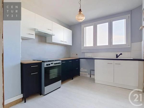 Appartement à vendre  5 pièces - 93,21 m 2   TROYES  - 10
