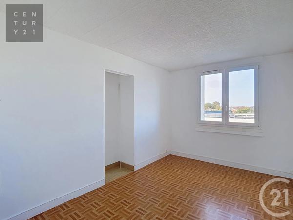 Appartement à vendre  5 pièces - 93,21 m 2   TROYES  - 10