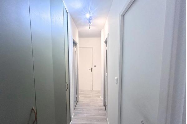 Appartement à vendre 5 pièces - Rez de jardin - CALME - PARKINGS - PROCHE DES COMMODITES