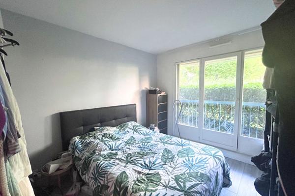 Appartement à vendre 5 pièces - Rez de jardin - CALME - PARKINGS - PROCHE DES COMMODITES