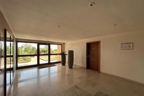 Appartement à vendre 5 pièces - Rez de jardin - CALME - PARKINGS - PROCHE DES COMMODITES