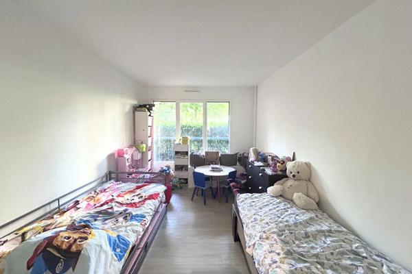 Appartement à vendre 5 pièces - Rez de jardin - CALME - PARKINGS - PROCHE DES COMMODITES