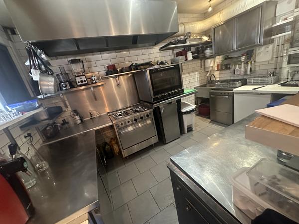 Fonds De Commerce - 33 m²