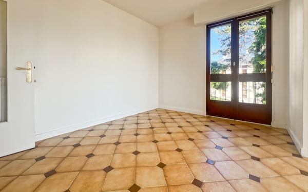 Appartement à vendre    5 pièces • 93,30 m2 Orsay