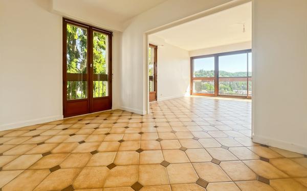 Appartement à vendre    5 pièces • 93,30 m2 Orsay