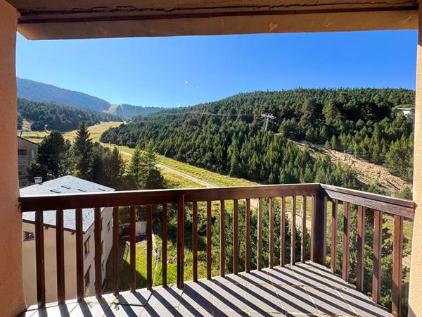 Bel appartement au pied des pistes avec vue montagne ? 2 chambres, balcon, parking