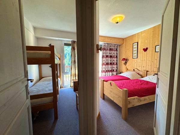 Bel appartement au pied des pistes avec vue montagne ? 2 chambres, balcon, parking