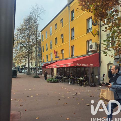 Immeuble à vendre 107 m² Sèvres