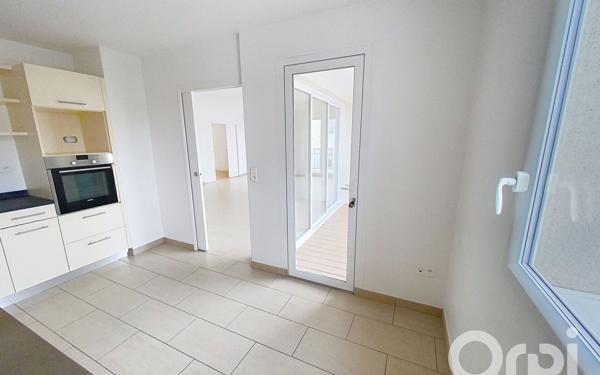 Appartement à louer    3 pièces • 96,29 m2 Clamart