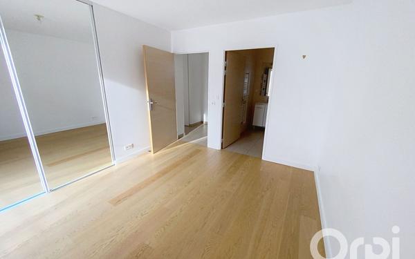 Appartement à louer    3 pièces • 96,29 m2 Clamart