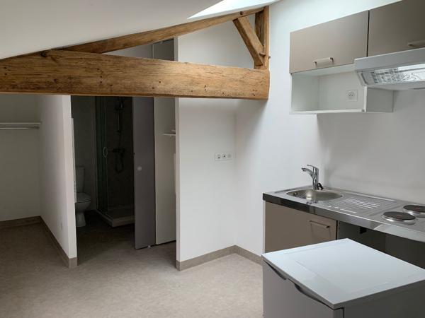 Appartement La Roche Sur Yon 1 pièce(s) 11.43 m2