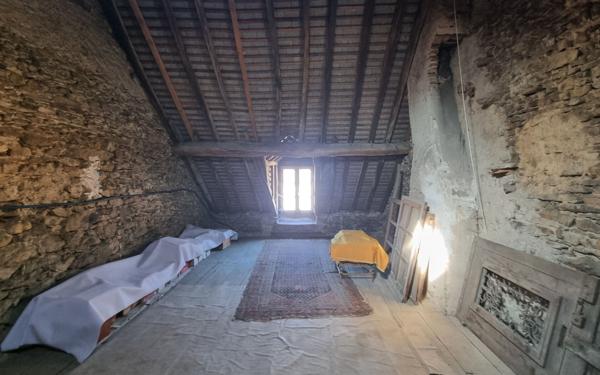 Maison à vendre    3 pièces •  Genouillac