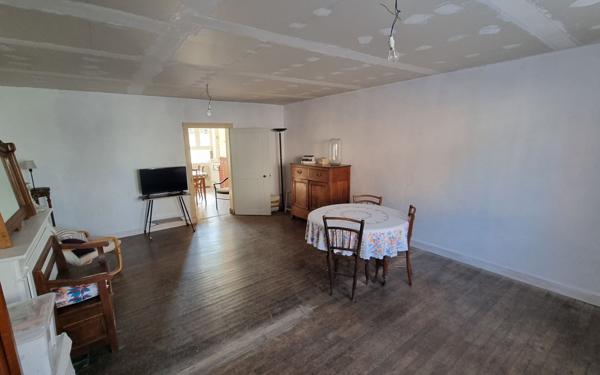 Maison à vendre    3 pièces •  Genouillac