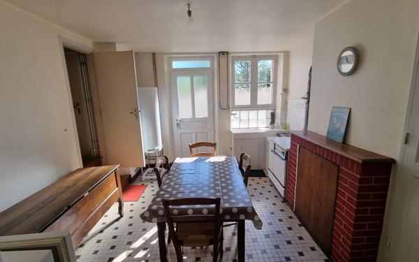 Maison à vendre    3 pièces •  Genouillac