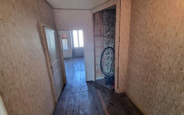 Maison à vendre    3 pièces •  Genouillac