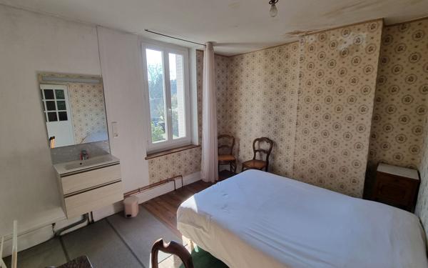 Maison à vendre    3 pièces •  Genouillac