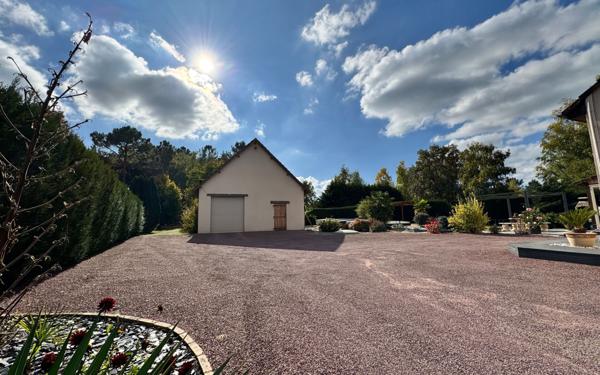 Maison à vendre    5 pièces •  Cérans-Foulletourte