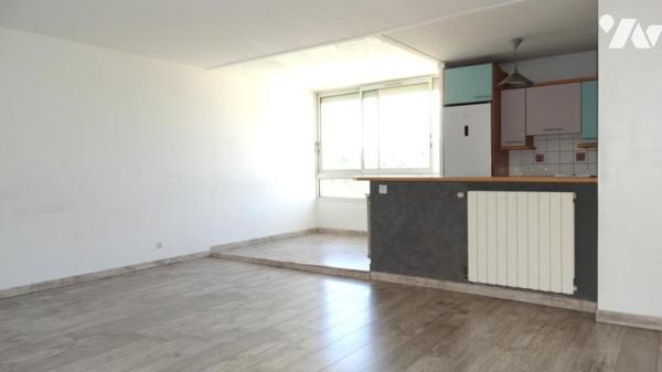 PROCHE TOUTES COMMODITES APPARTEMENT DE TYPE 4 AU DERNIER ETAGE A PLAN DE CUQUES