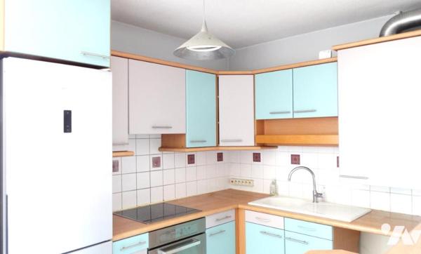 PROCHE TOUTES COMMODITES APPARTEMENT DE TYPE 4 AU DERNIER ETAGE A PLAN DE CUQUES