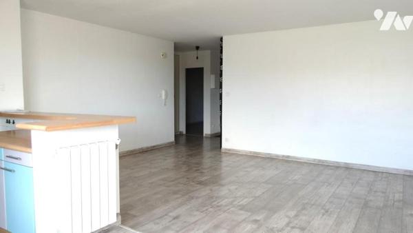 PROCHE TOUTES COMMODITES APPARTEMENT DE TYPE 4 AU DERNIER ETAGE A PLAN DE CUQUES