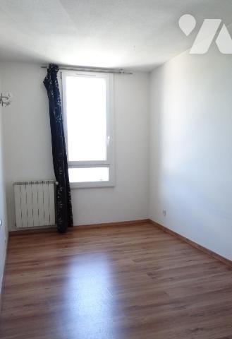 PROCHE TOUTES COMMODITES APPARTEMENT DE TYPE 4 AU DERNIER ETAGE A PLAN DE CUQUES