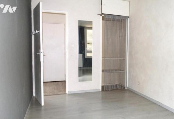 PROCHE TOUTES COMMODITES APPARTEMENT DE TYPE 4 AU DERNIER ETAGE A PLAN DE CUQUES