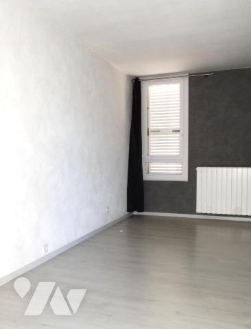 PROCHE TOUTES COMMODITES APPARTEMENT DE TYPE 4 AU DERNIER ETAGE A PLAN DE CUQUES