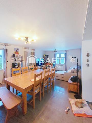 Maison idéalement située à l'entrée d'Ardentes.