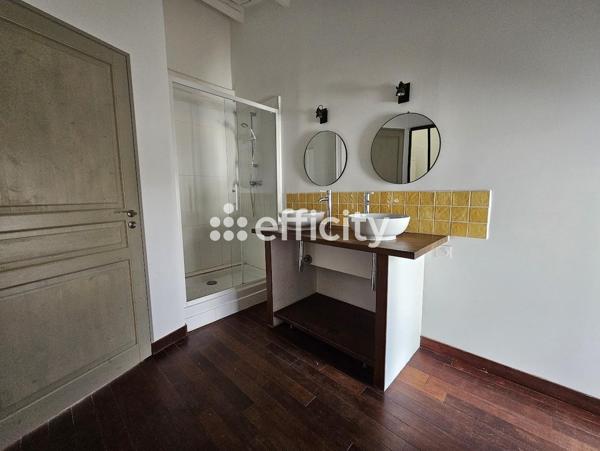 Maison
         5 pièces
        - 119 m² 440 000 €*