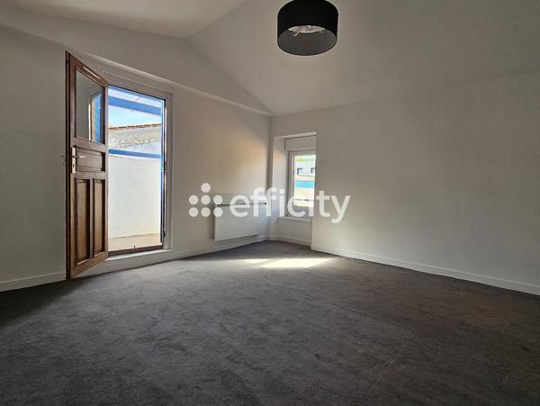 Maison
         5 pièces
        - 119 m² 440 000 €*