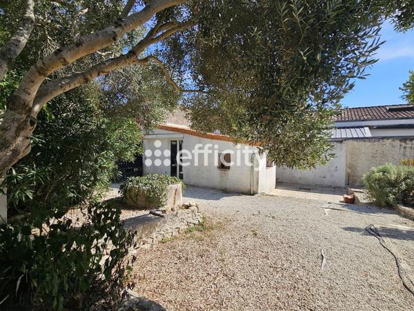 Maison
         5 pièces
        - 119 m² 440 000 €*