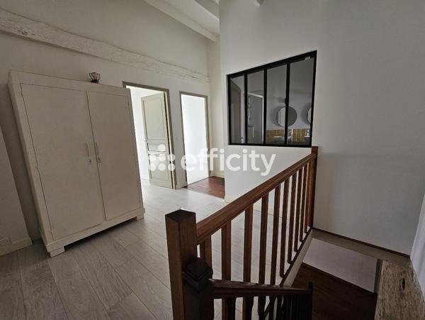 Maison
         5 pièces
        - 119 m² 440 000 €*