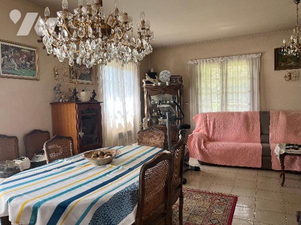 Exclusivité – Divonne-les-Bains – vente maison sur terrain de 1.298m² avec réserve d'usufruit.