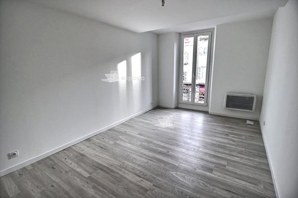 IMMEUBLE Toulon 5 appartements + murs commerciaux ! 275m²