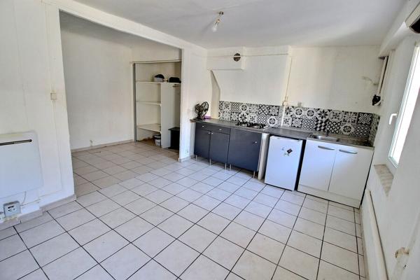 IMMEUBLE Toulon 5 appartements + murs commerciaux ! 275m²
