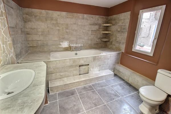 IMMEUBLE Toulon 5 appartements + murs commerciaux ! 275m²