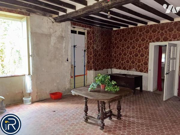 LOUVERNE - Maison à rénover.