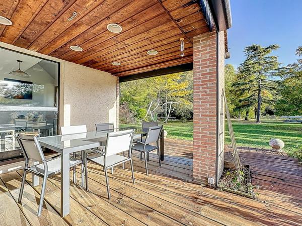 VIEUX VILLAGE, CALME, ARBORE, LUMINEUX