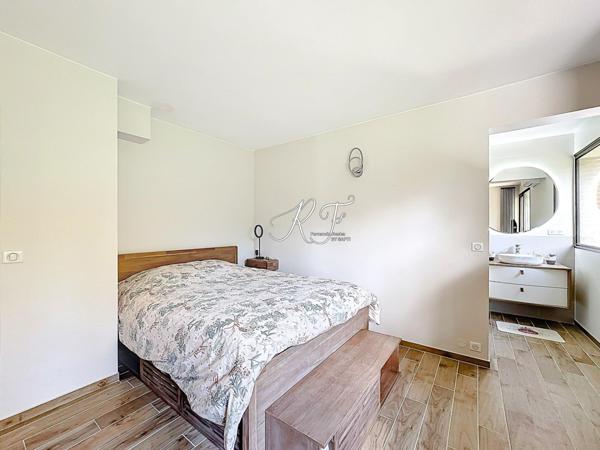 VIEUX VILLAGE, CALME, ARBORE, LUMINEUX