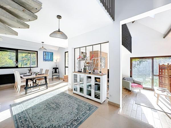 VIEUX VILLAGE, CALME, ARBORE, LUMINEUX