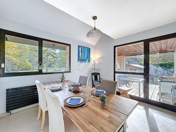 VIEUX VILLAGE, CALME, ARBORE, LUMINEUX