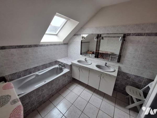 UN ENSEMBLE IMMOBILIER
