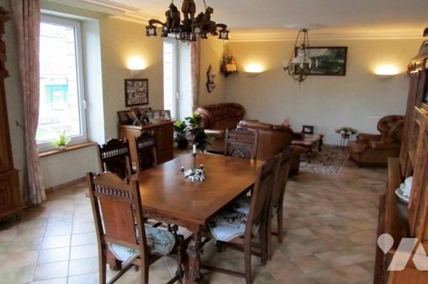 UN ENSEMBLE IMMOBILIER
