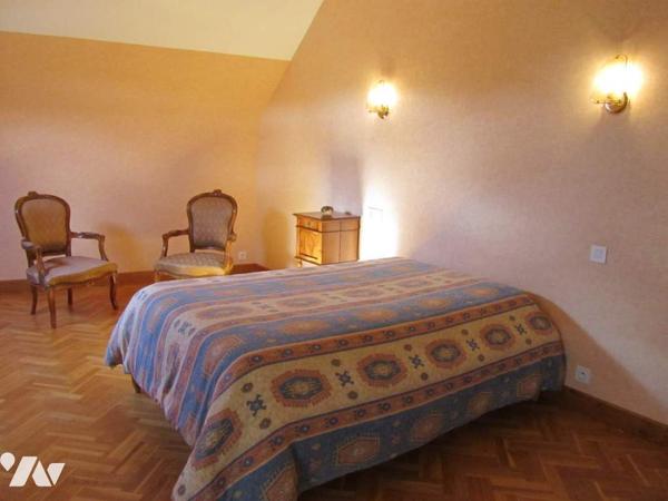 UN ENSEMBLE IMMOBILIER