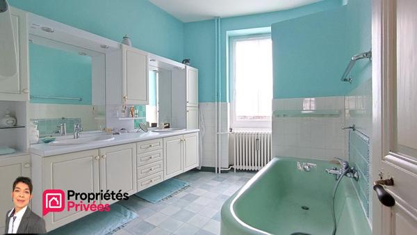 THIZY-LES-BOURGS (69240) Maison de bourg  320 m² , jardin, dépendances et garage