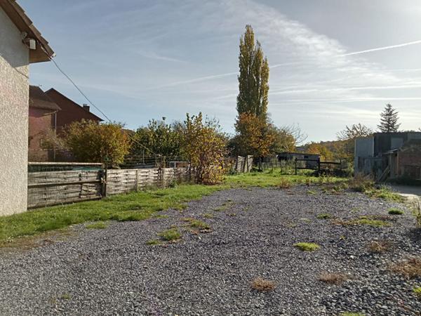 Immeuble de rapport comprenant 3 logements situé à Bucamps