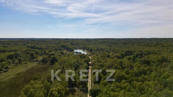 Domaine de 953 ha – Château, dépendances, étangs, enclos cynégétique